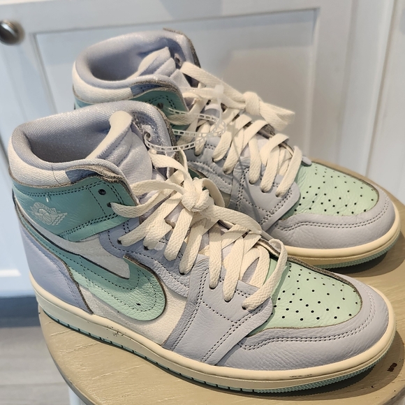 Nike Women's Sneakers in Mint and White